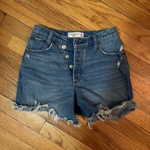 Abercrombie curve love crossover shorts